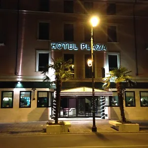 Отель Plaza Дезенцано-дель-Гарда